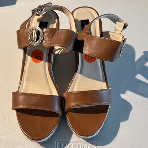Jones New York Tan Leather Sandals